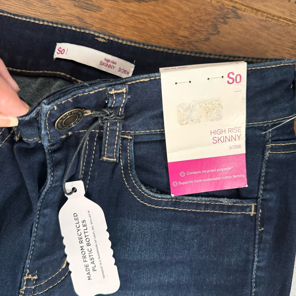SO High Rise Skinny Jeans Women’s Juniors 3/26W Dark Wash Distressed Destroyed - Picture 3 of 4
